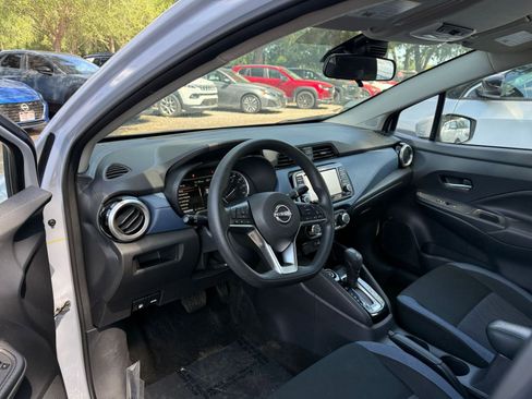 Used 2025 Nissan Versa SV FWD image 31