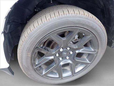 Used 2023 RAM 1500 Laramie AWD/4WD image 7