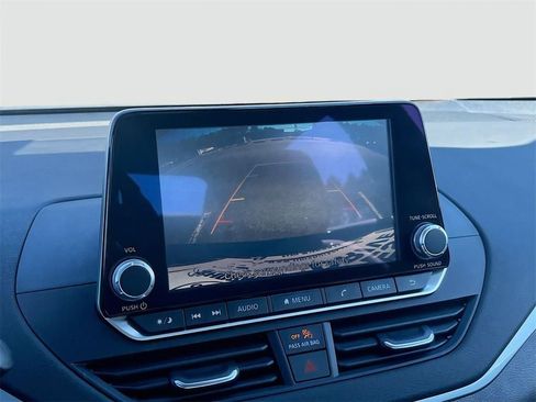 Used 2025 Nissan Altima 2.5 S FWD image 17
