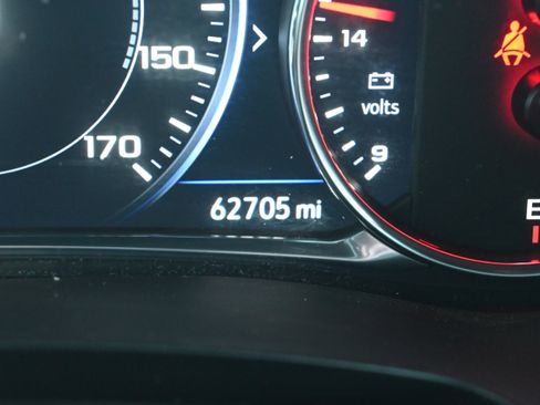 Used 2023 Chevrolet Traverse Premier image 21