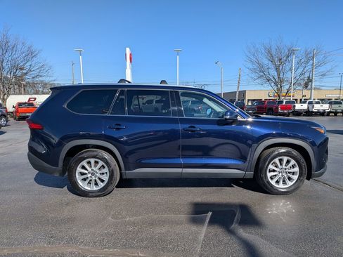 Certified 2024 Toyota Grand Highlander XLE image 8