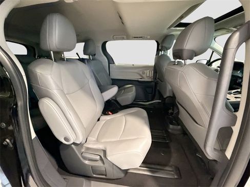 Certified 2024 Toyota Sienna XLE image 21