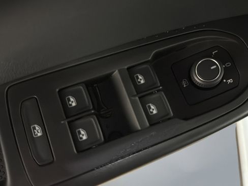 New 2026 Volkswagen Taos SEL AWD/4WD image 15