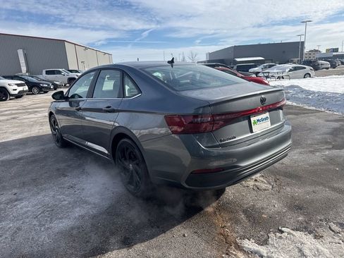 New 2026 Volkswagen Jetta SE image 3