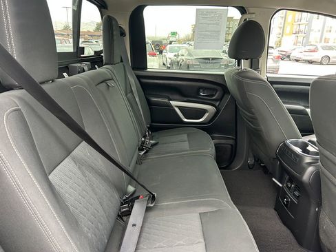 Used 2017 Nissan Titan SV image 27