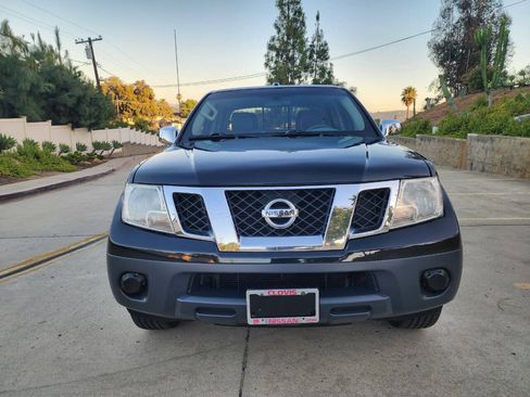 Used 2017 Nissan Frontier SV RWD image 3