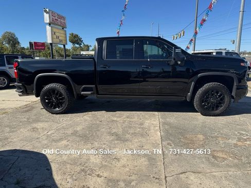 Used 2025 Chevrolet Silverado 2500 High Country w/ Midnight Edition image 5