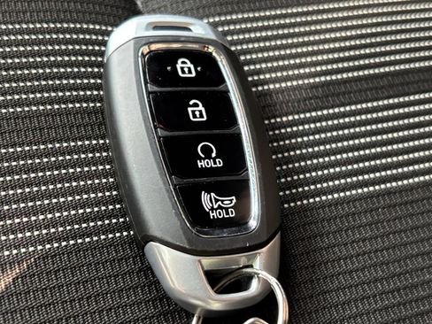 Used 2026 Hyundai Venue SEL FWD image 21