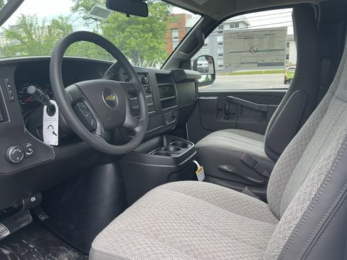 New 2026 Chevrolet Express 2500 RWD image 11