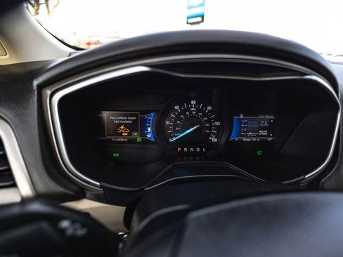 Used 2019 Ford Fusion SE image 13