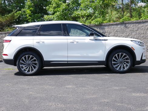 Used 2023 Lincoln Corsair Reserve AWD/4WD image 8