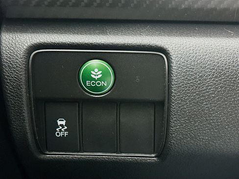 Used 2017 Honda Accord Sport image 16