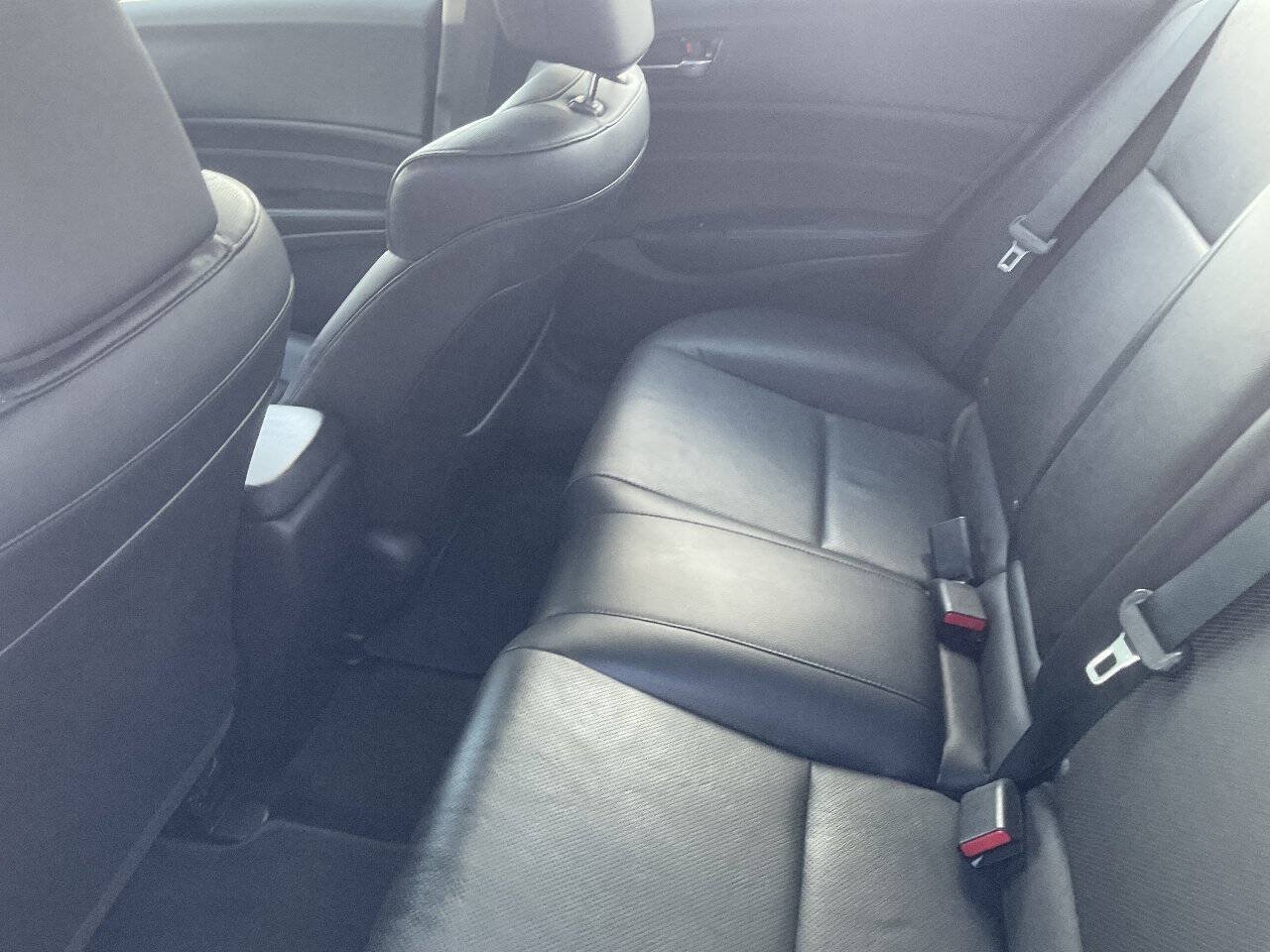 Used 2014 Acura ILX w/ Technology Package FWD image 13