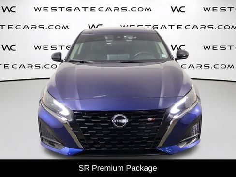Used 2024 Nissan Altima 2.5 SR w/ SR Premium Package FWD image 2