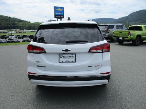 Certified 2022 Chevrolet Equinox RS w/ Infotainment Package AWD/4WD image 6