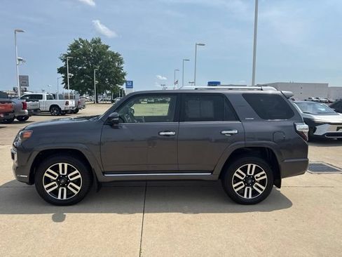 Certified 2018 Toyota 4Runner Limited AWD/4WD image 5