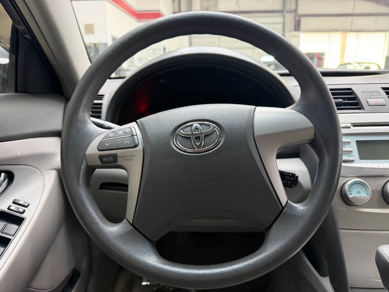 Used 2009 Toyota Camry LE FWD image 22