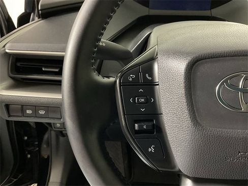 Used 2025 Toyota Prius LE image 24