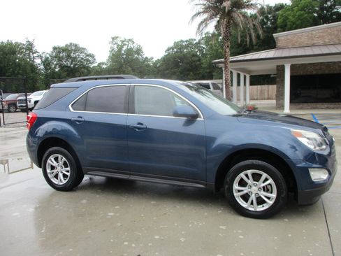 Used 2017 Chevrolet Equinox LT w/ Convenience Package FWD image 1