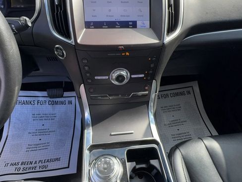 Used 2020 Ford Edge Titanium FWD image 17