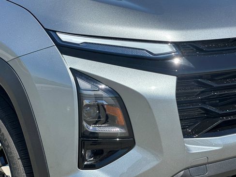 New 2026 Chevrolet Equinox RS w/ Convenience Package III AWD/4WD image 30
