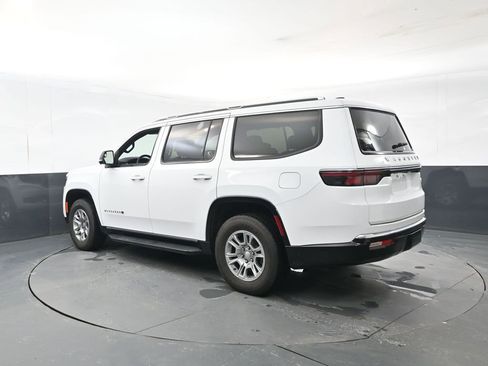 Used 2024 Jeep Wagoneer 4WD w/ Convenience Group I image 3