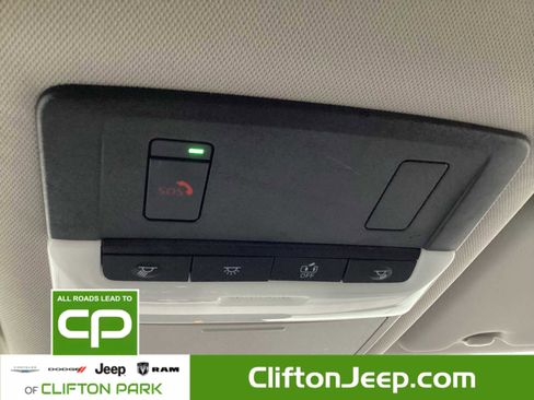 Used 2023 Nissan Rogue SV image 25