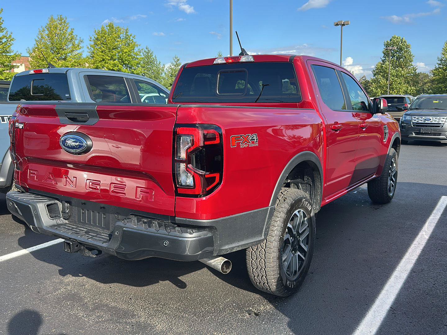 Used 2026 Ford Ranger Lariat w/ FX4 Off-Road Package AWD/4WD image 3