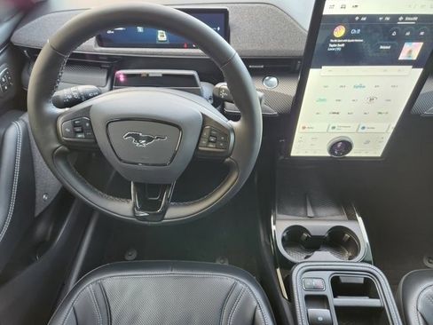 Used 2025 Ford Mustang Mach-E Premium image 27