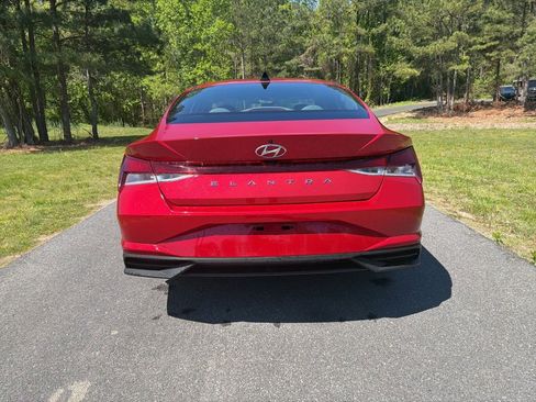Used 2023 Hyundai Elantra SEL w/ Cargo Package image 9