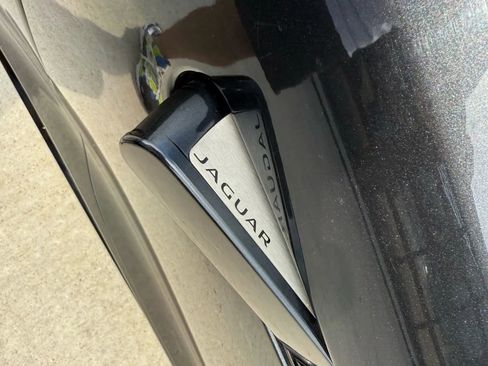 Used 2015 Jaguar F-TYPE R image 38