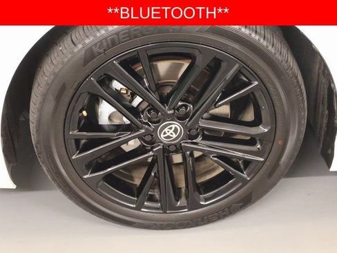 Used 2025 Toyota Camry SE image 10