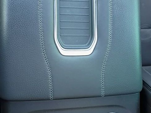 Used 2024 GMC Yukon Denali w/ Advanced Technology Package AWD/4WD image 38