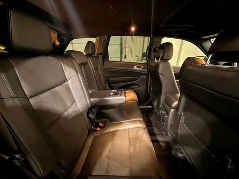 Used 2021 Jeep Grand Cherokee Laredo X RWD image 31