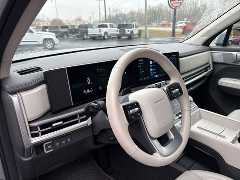 Used 2025 Hyundai Santa Fe SEL image 7