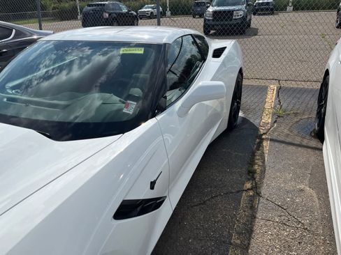 Used 2017 Chevrolet Corvette Stingray Coupe w/ Carbon Flash Badge Package RWD image 8