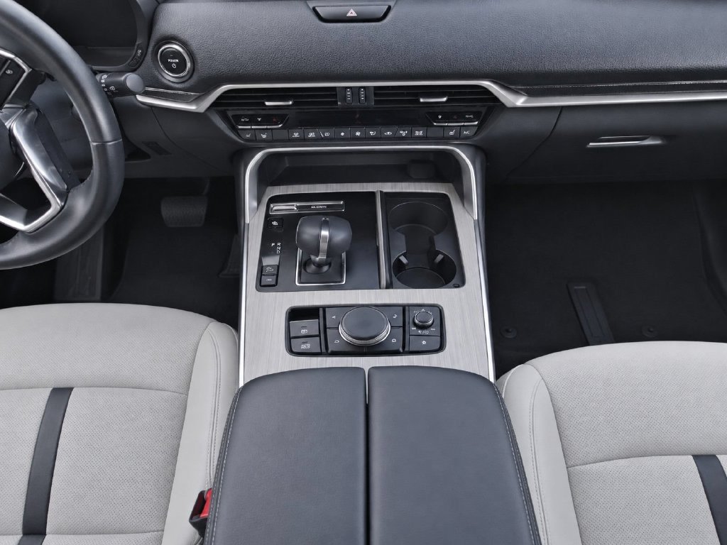 Used 2024 MAZDA CX-90 Plug-In Hybrid w/ Preferred AWD/4WD image 22