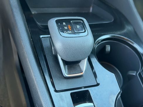 Used 2024 Nissan Rogue SV AWD/4WD image 22