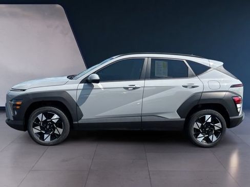 Used 2024 Hyundai Kona SEL AWD/4WD image 2