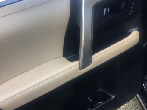 Used 2013 Toyota 4Runner SR5 w/ Premium Pkg image 11