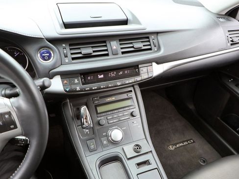 Used 2012 Lexus CT 200h image 38