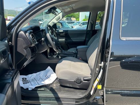 Used 2019 Toyota Tacoma SR w/ SR Convenience Package AWD/4WD image 7