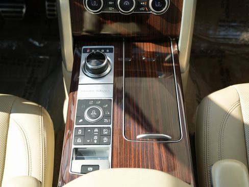 Used 2017 Land Rover Range Rover Supercharged image 47