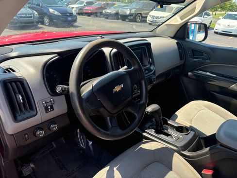Used 2018 Chevrolet Colorado W/T w/ Custom Special Edition AWD/4WD image 9