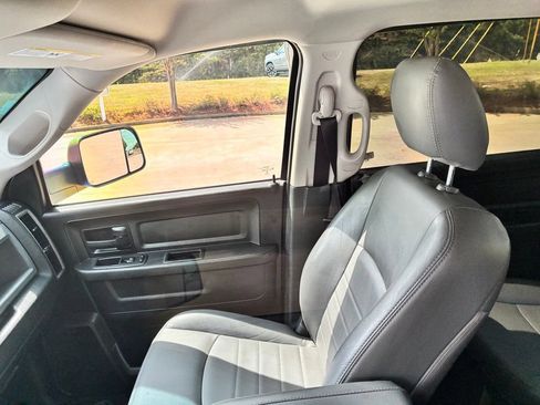 Used 2018 RAM 2500 Tradesman w/ Chrome Appearance Group AWD/4WD image 30