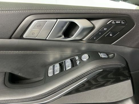 Certified 2022 BMW X7 M50i w/ Cold Weather Package AWD/4WD image 18