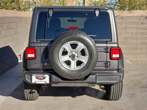 Used 2018 Jeep Wrangler Unlimited Sport S image 8