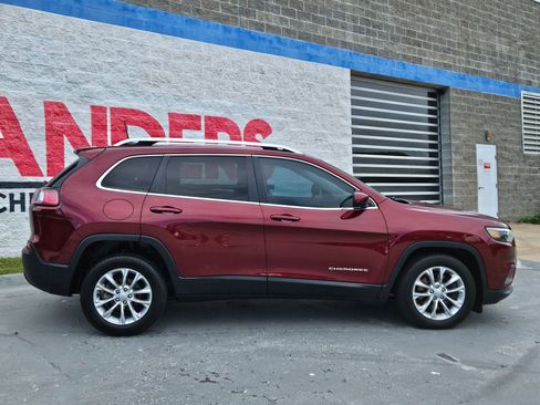 Used 2019 Jeep Cherokee Latitude w/ Popular Appearance Group FWD image 8