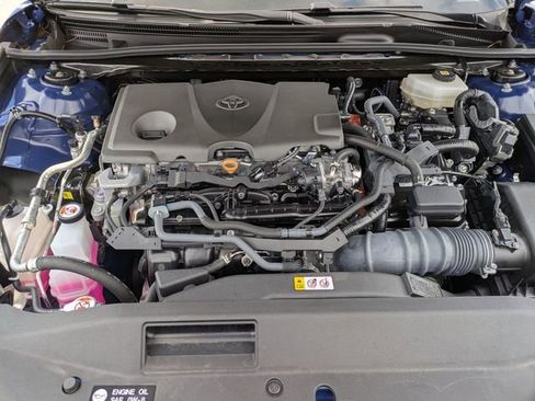 Used 2025 Toyota Camry SE FWD image 12
