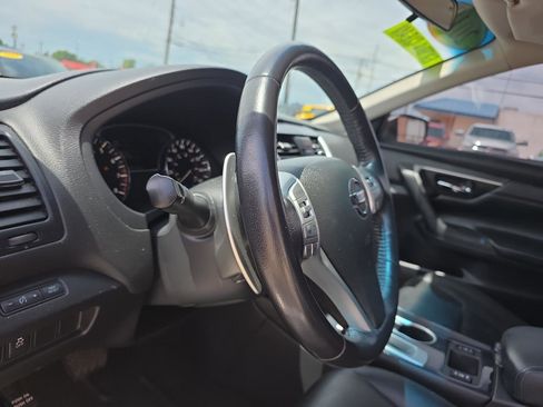 Used 2016 Nissan Maxima Platinum FWD image 12